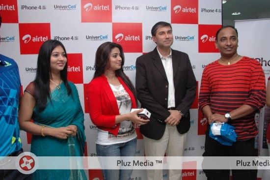 Sneha at Airtel Iphone Launch - Pictures | Picture 130425